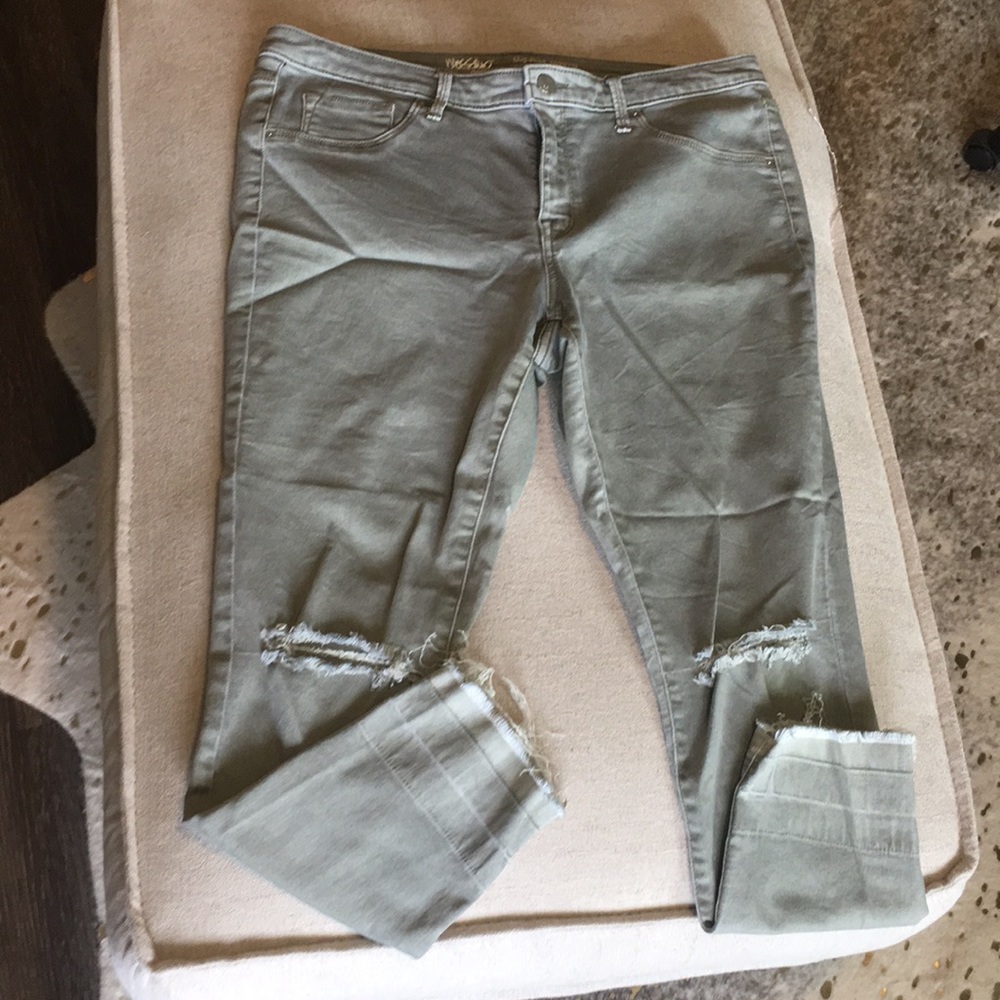 Mid rise army green jeggings